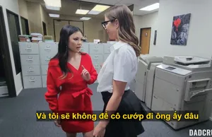 Em nhân viên khách sạn phục vụ những con cặc háu ăn