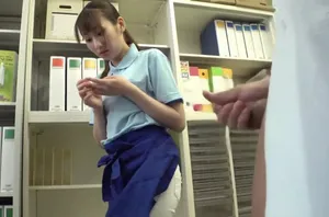 Sáng sớm mệt cô bé với bạn trai cuồng dâm